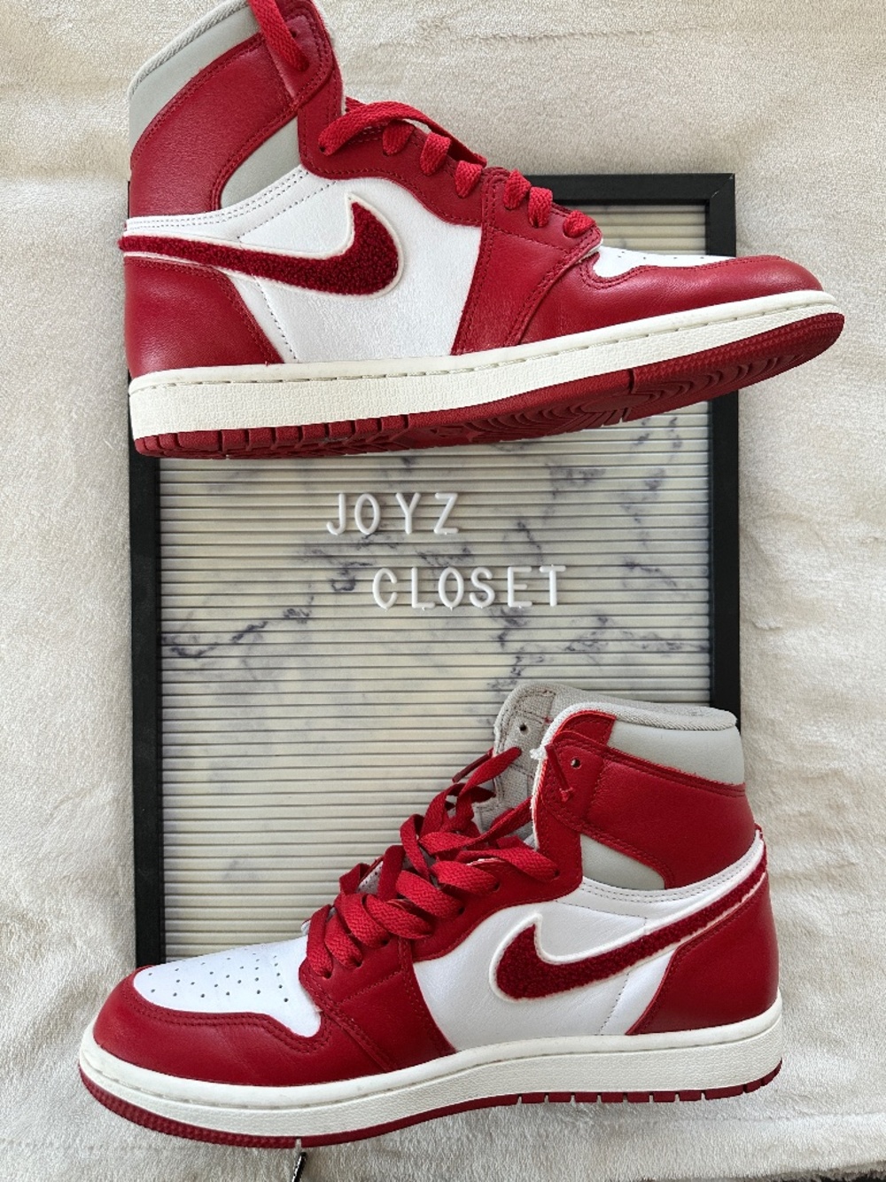 Nike Air Jordan 1 Retro High OG Varsity Red Chenille Women’s 9.5 DJ4891-061